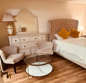 Beautiful 2 bedroom home less 5 mins to the beach near LAX